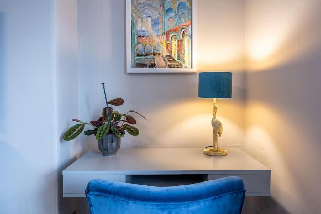 Beautiful & Spacious Retreat In Winchester Bagian luar foto