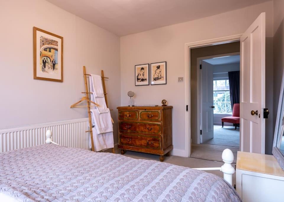Beautiful & Spacious Retreat In Winchester Bagian luar foto