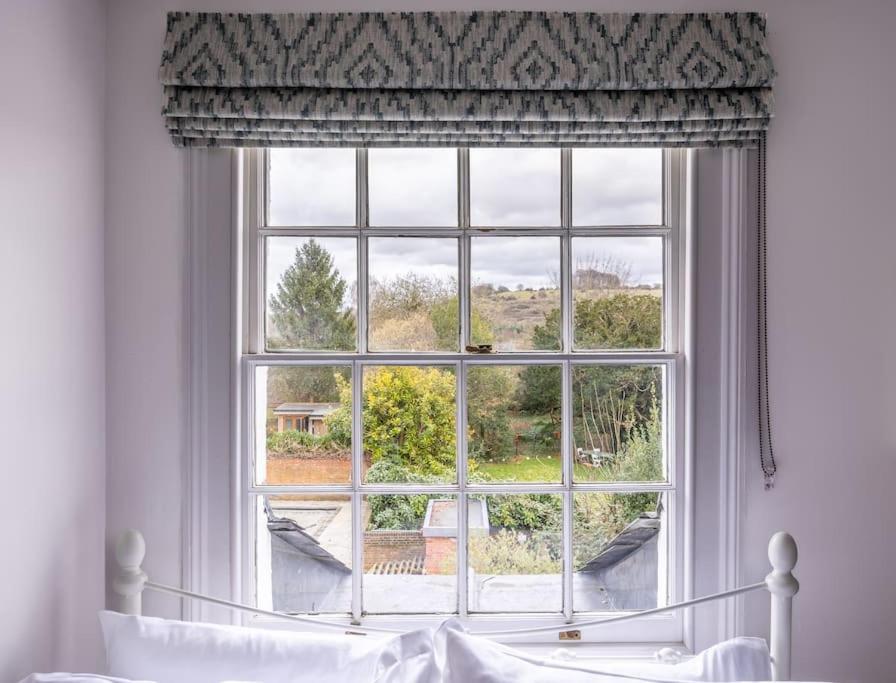 Beautiful & Spacious Retreat In Winchester Bagian luar foto